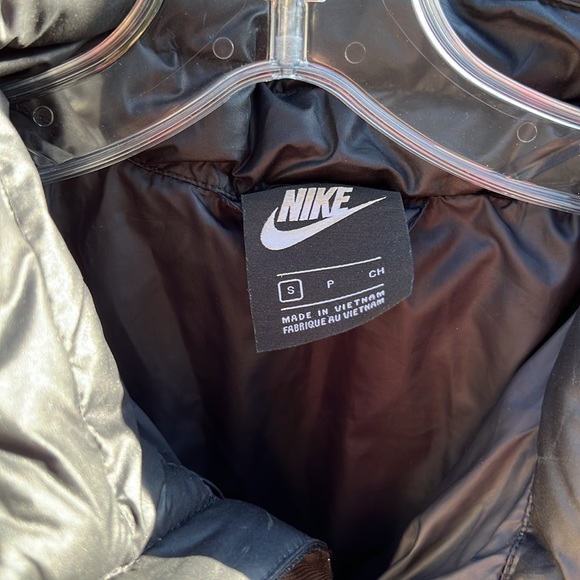 Nike Sportswear Puffer Jacket - Picture 3 of 4